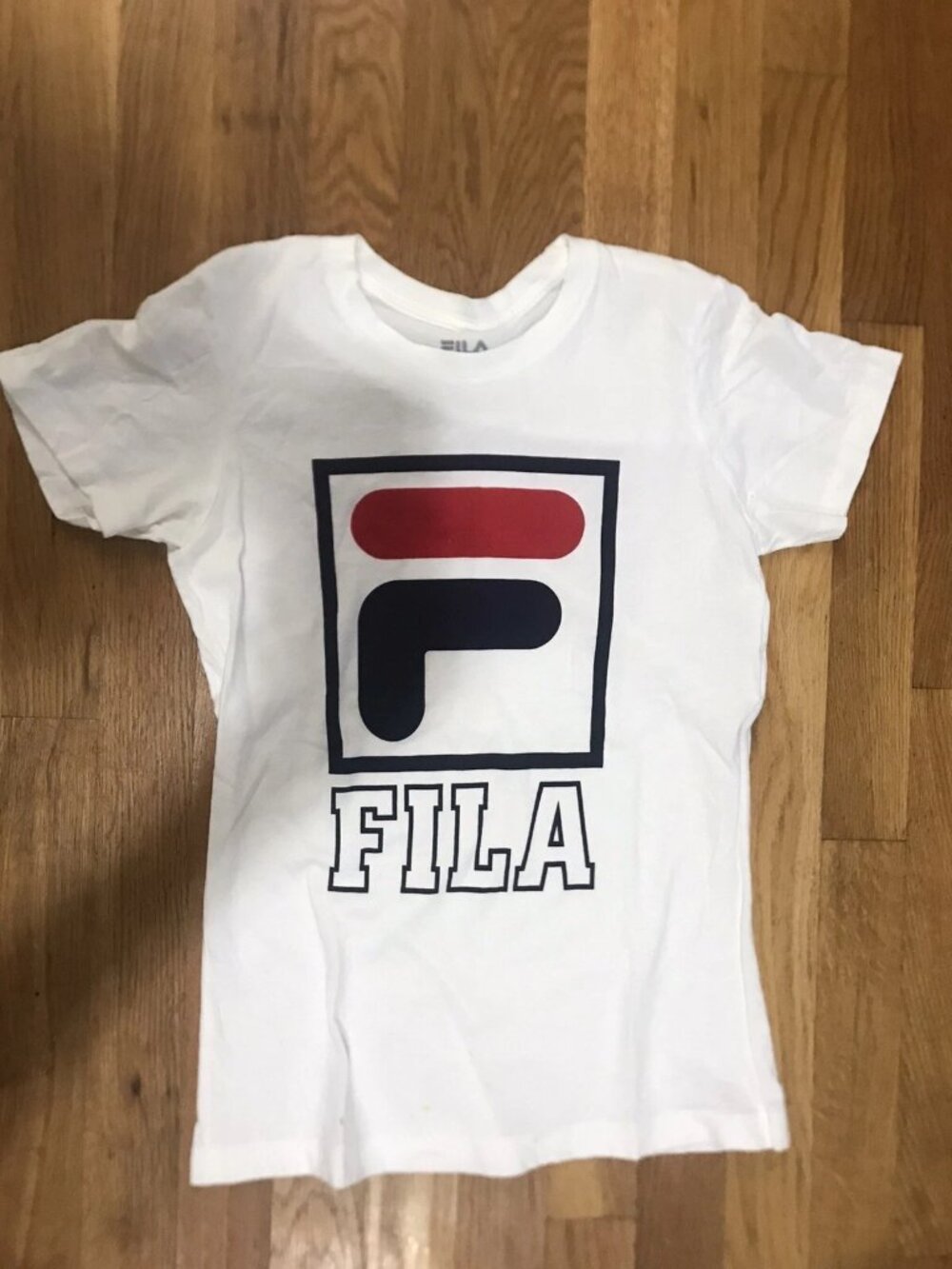 fila women white t shirt size small